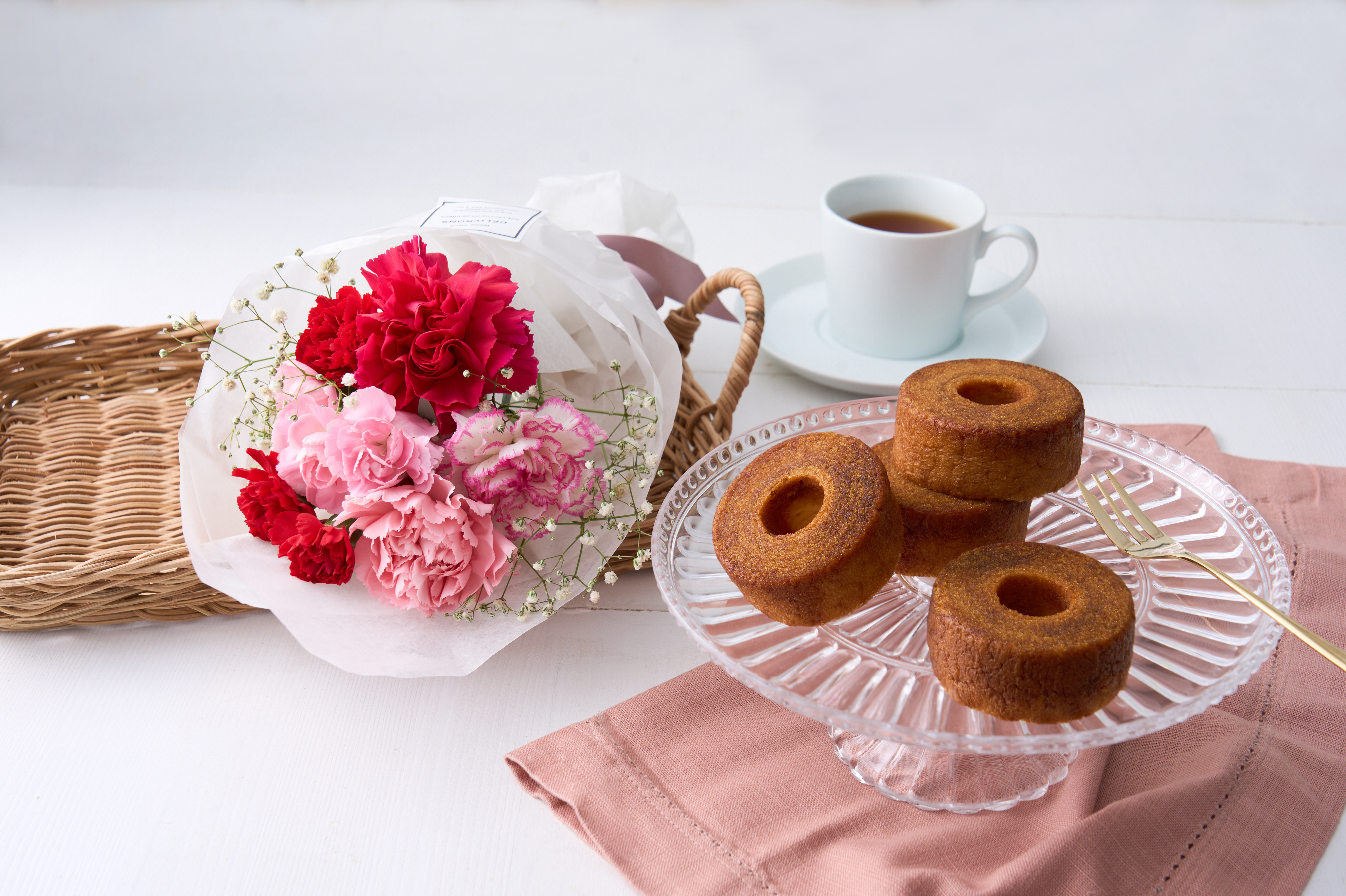 ⑦【母の日】カーネーションブーケ＆焦がしキャラメルがしみ込んだバーム【特別価格】