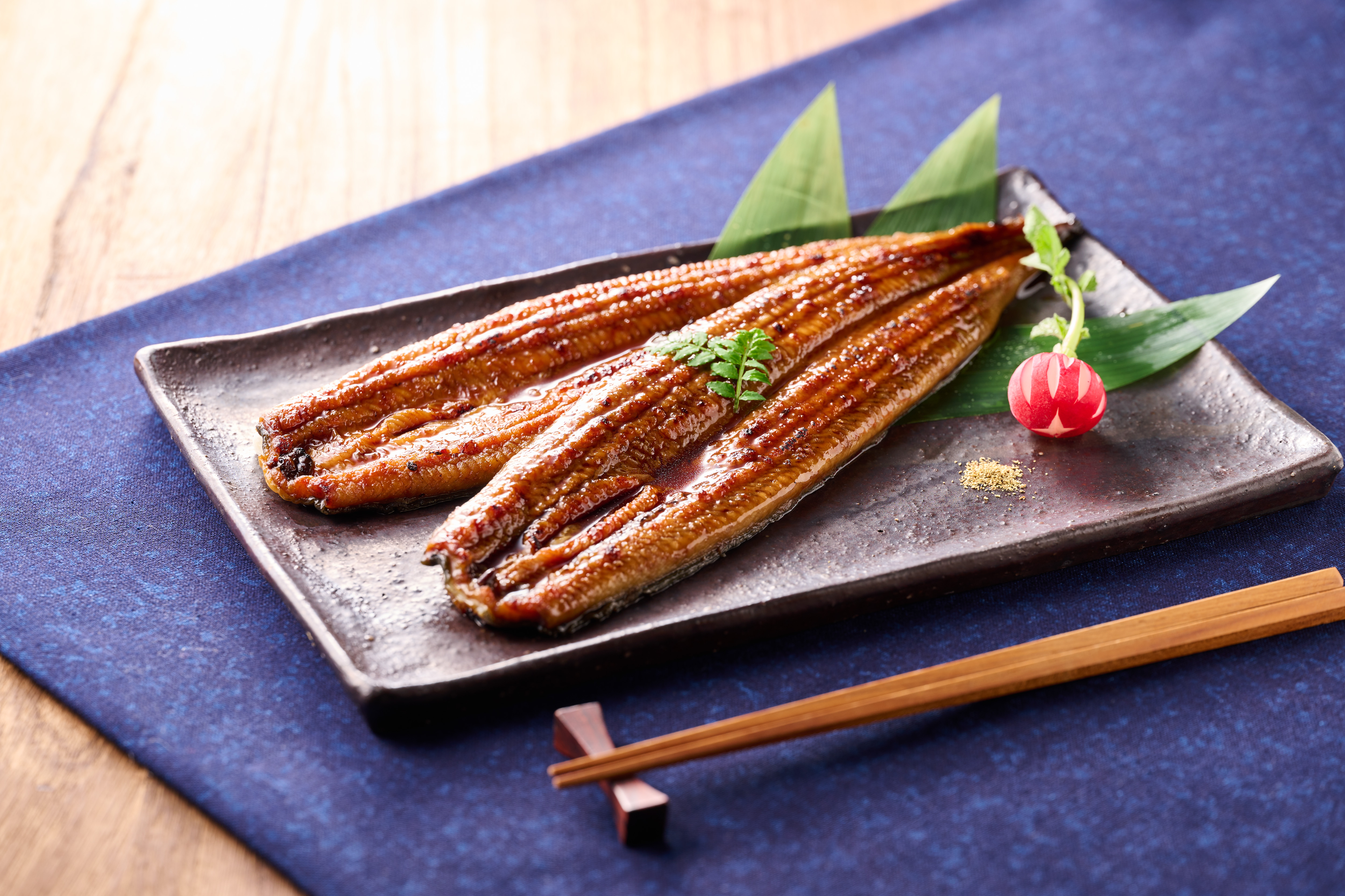 【父の日】鰻楽　九州産うなぎ蒲焼２尾セット（特別価格）