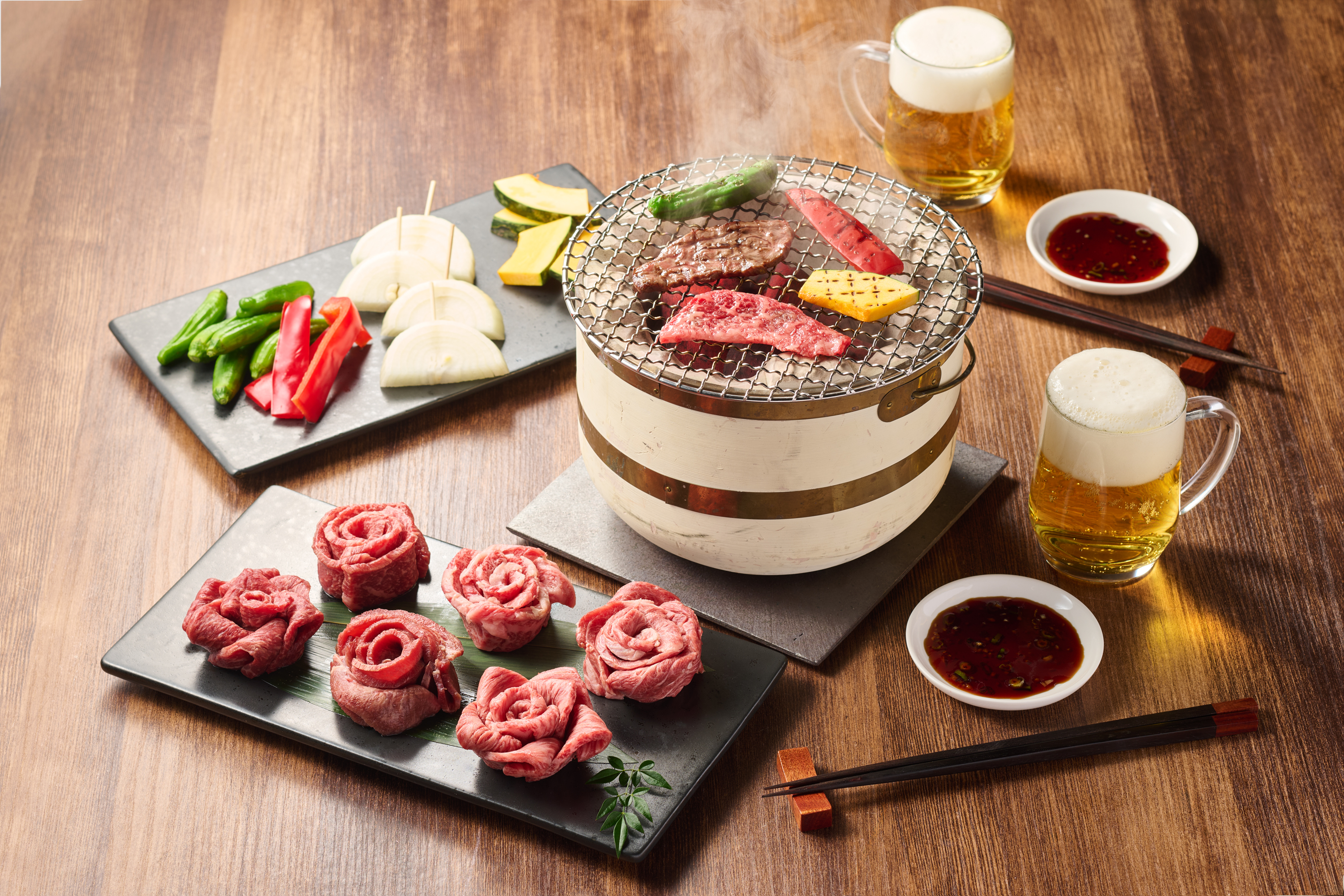 【父の日】造花付き黒毛和牛５種と牛タンの花盛り焼肉用（特別価格）